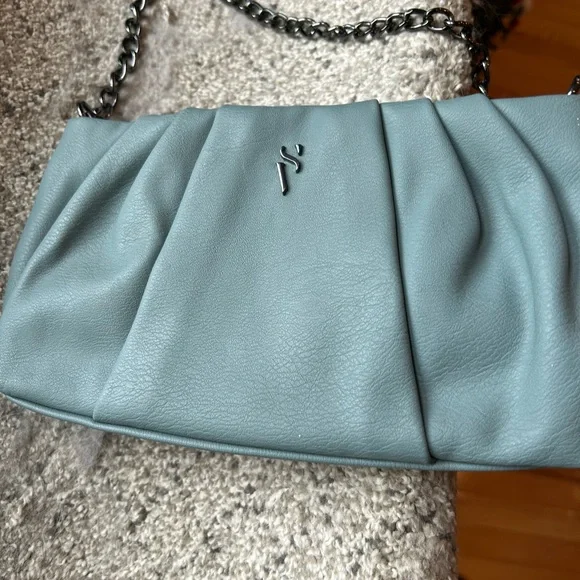Vera Wang Blue Shoulder Bag NWT with Pleated Design STUNNING - Picture 1 of 16